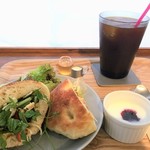 cafe yom pan - フォカッチャサンド鶏むねモーニングセット