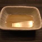 En - 刺身用白醤油　甘味があります。