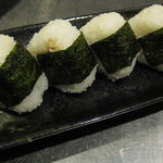 串カツ　ほおかむり - ミニサイズのおにぎりです。具はチャンジャ・あさり佃煮などなど１０種類♪串カツのお供に、〆に♪