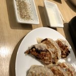 ジンギス荘 鐡なべ - 生ラム餃子も絶品でした。