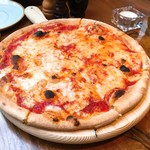 Cacciari's Italian Pizzeria & Restaurant - 定番の丸刈りもといマルゲリータ