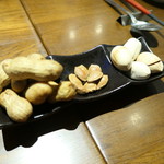 豊栄 - 千葉茹でピーナツと中国ナッツ