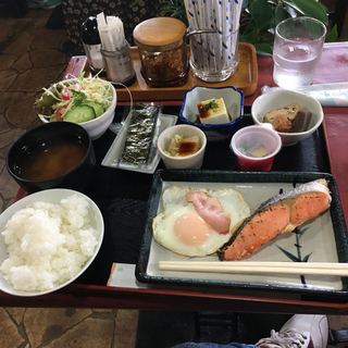 Taka - 理想的な朝定食、アイスコーヒー付きで550円です。(^^)