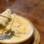 餃子とスパークリング バブルス - 炊き餃子