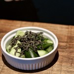 餃子とスパークリング バブルス - きゅうりと塩昆布