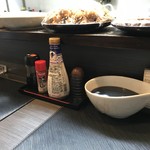 酒楽 とんぼ - 卓上調味料群