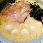 丸花 - 豚骨醤油+うずら+肉増し+海苔+ほうれんそう②