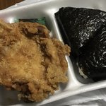 ヤムヤム - おにぎり＋レッグからあげ弁当