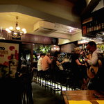 Vieni - ジャズの生演奏（不定期、HPでご確認を）