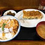 坂本屋 - かつ丼 ＋ 餃子