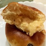 Pane Ho Maretta - ポテッとしたラムレーズンクリームたっぷり！