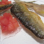 ア・ニュ ルトゥルヴェ・ヴー - アユの瞬間燻製とその肝のヴィネグレット スイカのマリネを添えてＵＰ２