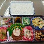 福山まるたま - まるたま弁当 税込410円　ハムカツとマカロニグラタン(2018.09.22)