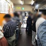 酒・立ち飲み 喜多屋 - 店内(両サイドのカウンター)