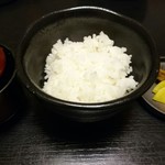 壽味家 - ごはん、味噌汁と漬物。