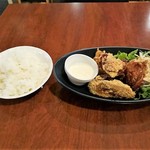 鶏Dining Bird Place - TORIから揚げランチ全景