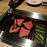 闘牛門 別邸 和ノ牛 - この夜一番赤身っぽかったのはこのランプ肉。さっぱりとにんにく醤油で。