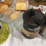 中国精進料理 凛林 - 11時の位置に凛林さんの月餅は残されています