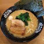 横浜家系ラーメン 布施商店 - 料理写真:とんこつ醤油（680円）