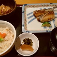 割烹 とよだ - さんまと炊き込みご飯