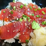 朝市食堂　しょう家 - アップで。マグロの量は少ないです