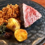 マルタ - パエリア & 熊本の赤牛の薪火焼き (取り分け後)