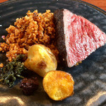 マルタ - パエリア & 熊本の赤牛の薪火焼き (取り分け後)