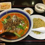 蘭 - (料理)ランチ 担々麺半炒飯