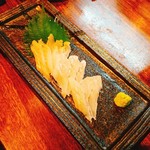 酒と魚介の隠れ家 兼六 - あなごの刺身＠660円