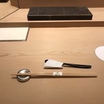 すゝき野 鮨金 - カウンターの上