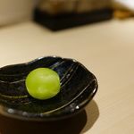 焼鳥　おみ乃 - シャインマスカット （皮ごと食べられる）