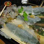 海鮮レストラン 海人 - イカの活きづくり。テーブルに届いたすぐは、もっと透明でした！