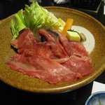 海鮮レストラン 海人 - 宗像牛の焼き物。野菜と焼いて。