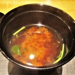 おおたに - 小芋と三葉の赤出汁。　　　　　　2018.09.21