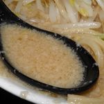 麺処 善 - 背脂たっぷりスープ