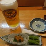 よし寿司 - 生ビールにお通しです