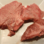 立喰い焼肉　おやびん - 牛タン・牛こめかみ