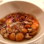 フランス料理 壺中天 - キノコたっぷりのフォアグラのフラン