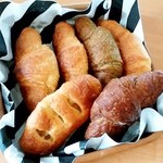 三日月屋 - 三日月屋＠博多店　プレーン、メープル、チョコ、アップル、よもぎ、ココア