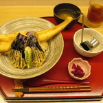 天ぷら やす田 - ランチサービスの穴子天丼＠1000円(税込み)