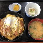 ドライブイン化粧坂 - かつ丼（税込525円）