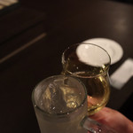 ボア・ド・ニュイ・ハコ - まずはレモンサワー(500円)でカンパ〜イ♪♪♪