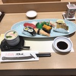 寿司の次郎長 - 本日のお得ランチ1200円！
            ミニ茶碗蒸し100円！