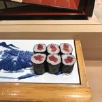 寿司の次郎長 - 追加の鉄火巻1本！
            440円！