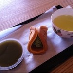 茶町 KINZABURO - お茶は無料・セルフサービスで試すことができる