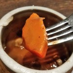 スンガリー - [料理] つぼ焼きビーフシチュー 具材の人参 アップ♪ｗ