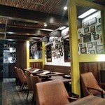 スンガリー - [内観] 店内 テーブル席 ①