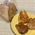 ベーカリー兎座LEPUS - ウサギ食パンとバンズトリオ