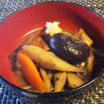 農園Cafe やい子ばぁちゃん - 里芋・椎茸・ごぼう…根菜の煮しめ