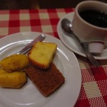 ビストロ アオキ - デザート盛り合わせとコーヒー